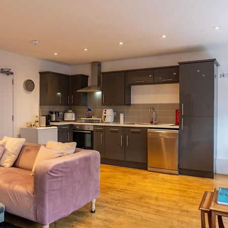 Cute 1 Bed Apartment 2 Mins From The Sea - Sleeps 4, Flat 8 The Gables, Church Street, Lyme Regis Buitenkant foto
