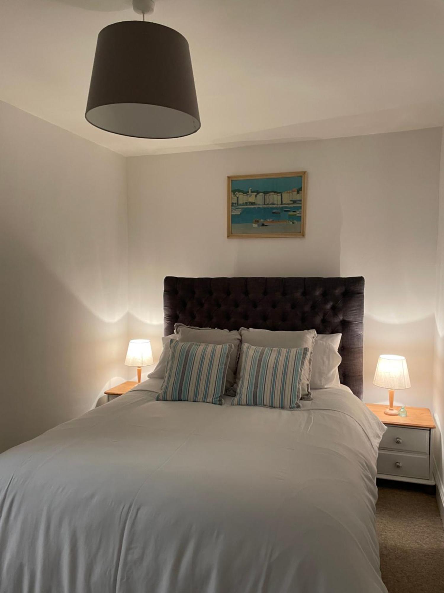 Cute 1 Bed Apartment 2 Mins From The Sea - Sleeps 4, Flat 8 The Gables, Church Street, Lyme Regis Buitenkant foto